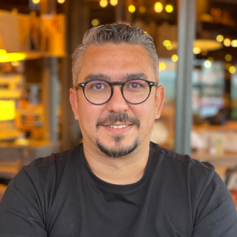 Ferhat OZ